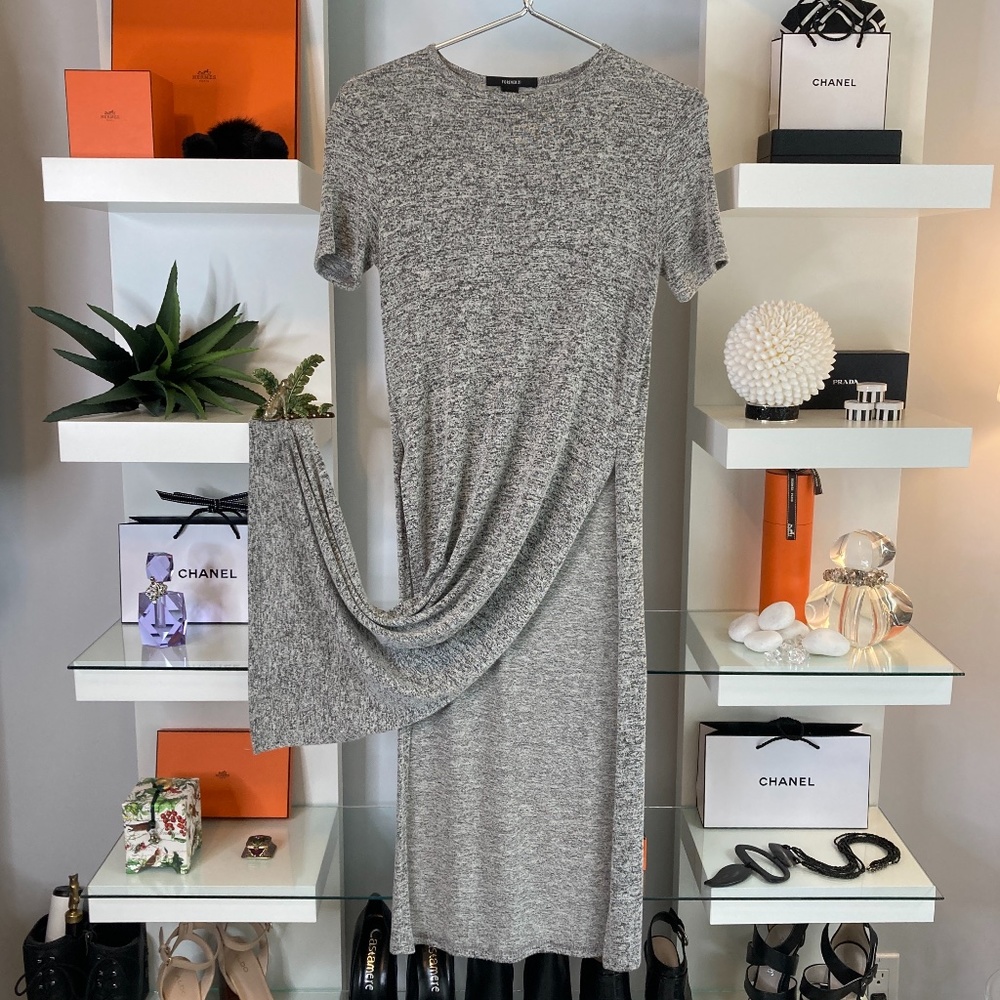 FOREVER 21 HiGHT SLITS TEE NWOT